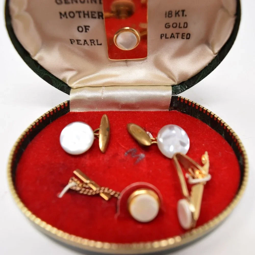 VTG 18 KT Gold Plated Mother of Pearl Cuff Links Money Clip Tie Tack Clasp Set